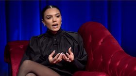 Cum a prevestit Karmen Minune problemele de sănătate ale mamei sale? S-a trezit plângând și a sunat-o imediat: „Am visat că mă duceam cu lumânări la tata”